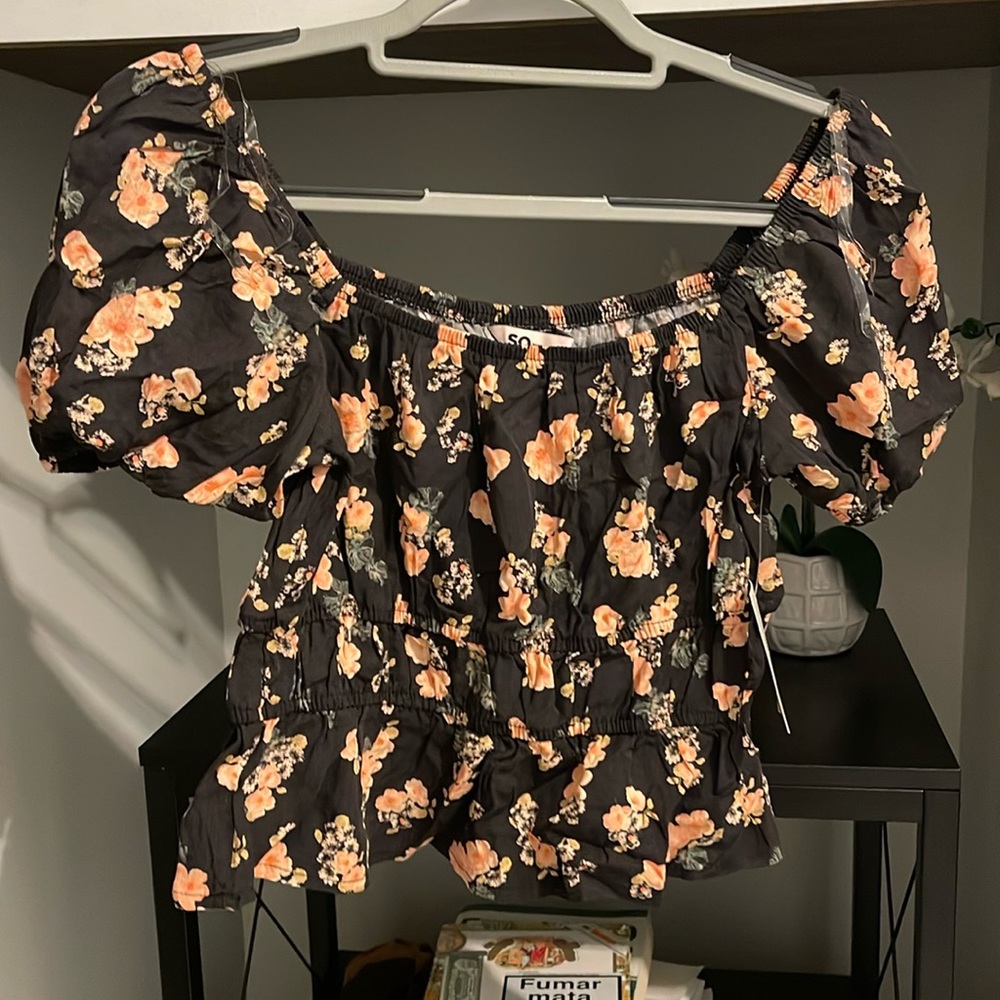 SO Cinch Waist floral off shoulder top women’s medium NWT